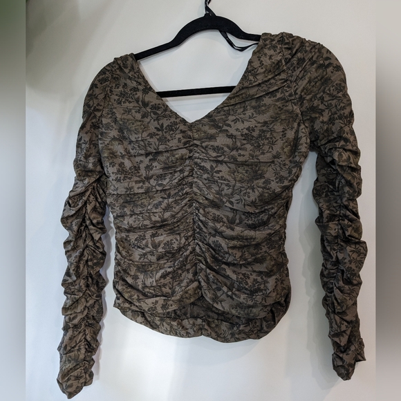 Third Form Ruched Top - Picture 7 of 8